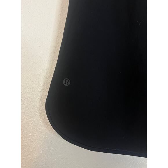 Lululemon On the Fly Skirt Size 4 - Picture 3 of 5